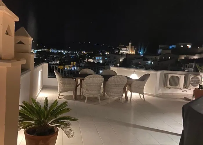 Casa Cecilia Нерха